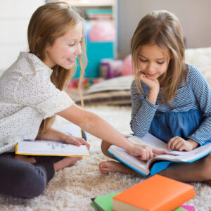 Comment apprendre à lire à un enfant avec la méthode Montessori ?