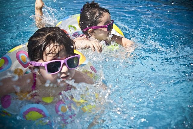 Piscine petite fille