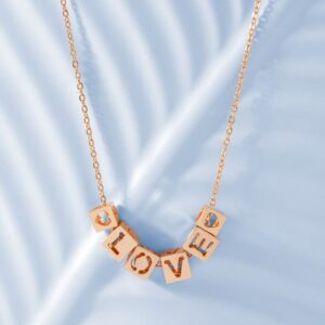 Les dernières tendances en matière de pendentifs : Un aperçu stylistique