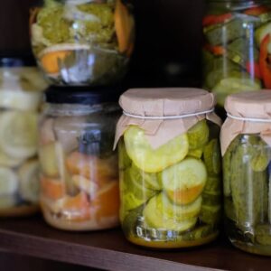 Conservation des aliments : les bienfaits écologiques et économiques de la stérilisation maison
