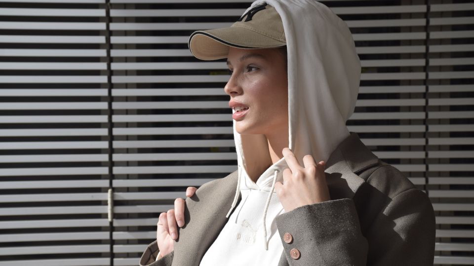 porter le sweat dans un style plus habillé 3